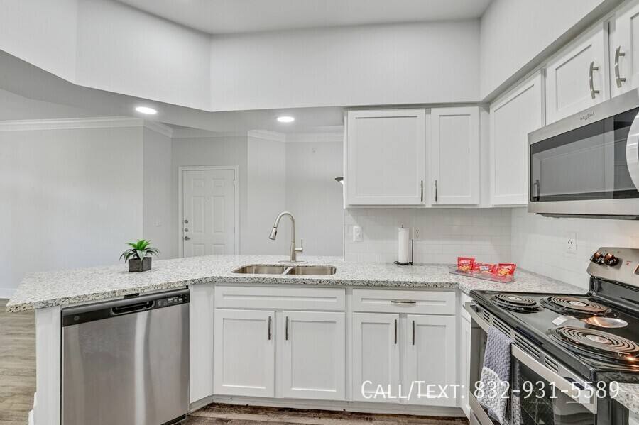Apartment for rent at 12548 Oxford Park Dr #28RO, Houston, TX 77082