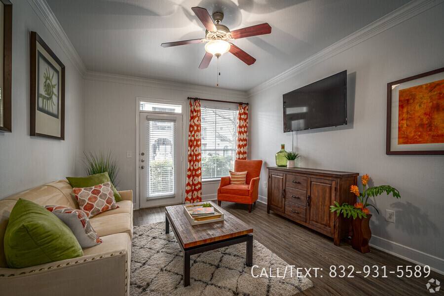 Apartment for rent at 12548 Oxford Park Dr #28RO, Houston, TX 77082