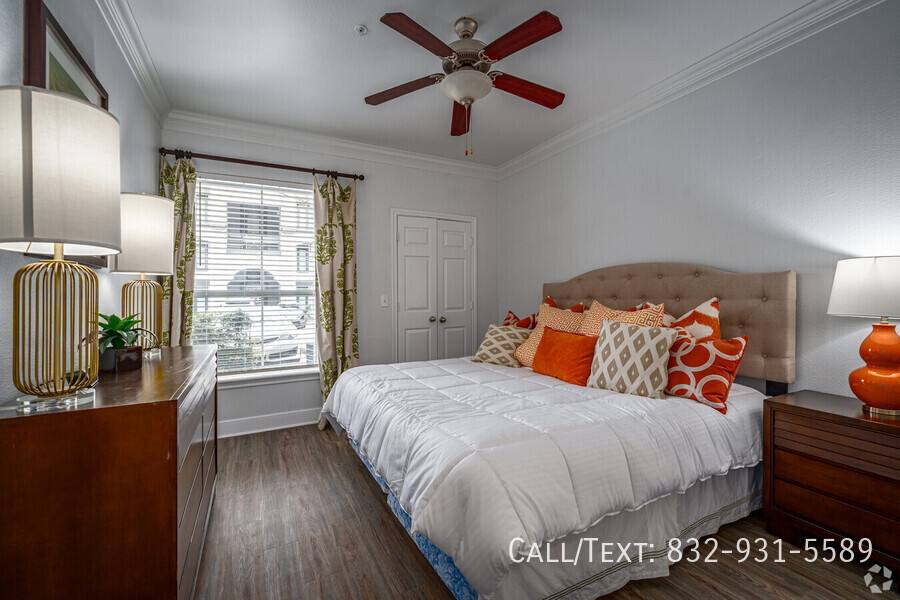 Apartment for rent at 12548 Oxford Park Dr #28RO, Houston, TX 77082
