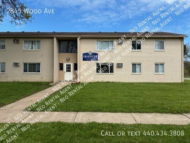 Apartment for rent at 2845 Wood Ave, Lorain, OH 44052