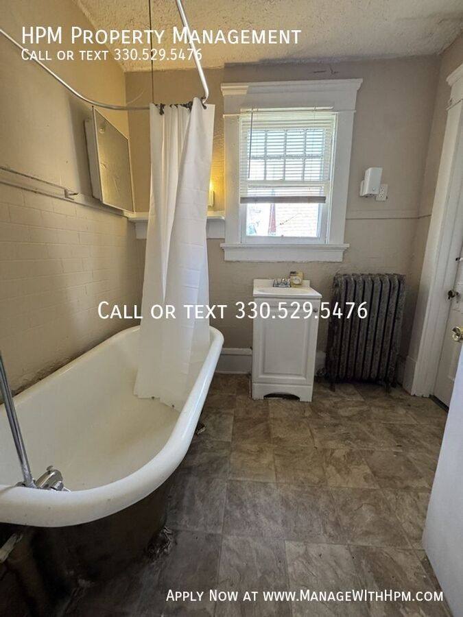 Apartment for rent at 1307 Woodland Ave #2, Canton, OH 44703