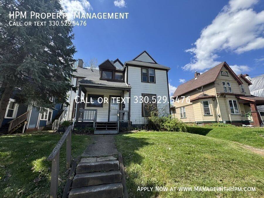 Apartment for rent at 1307 Woodland Ave #2, Canton, OH 44703