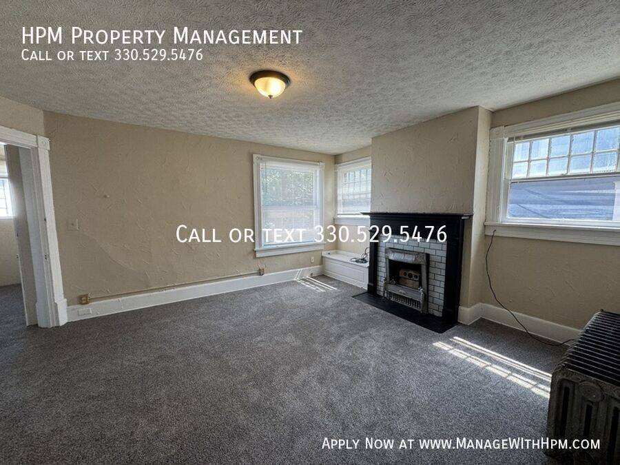 Apartment for rent at 1307 Woodland Ave #2, Canton, OH 44703
