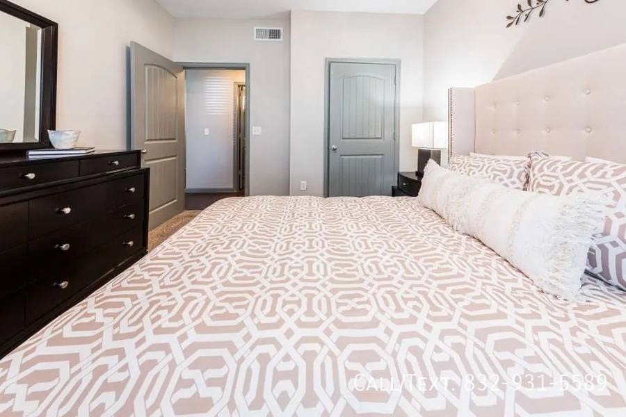 Apartment for rent at 5200 Town Park Blvd #MSKY, Katy, TX 77493