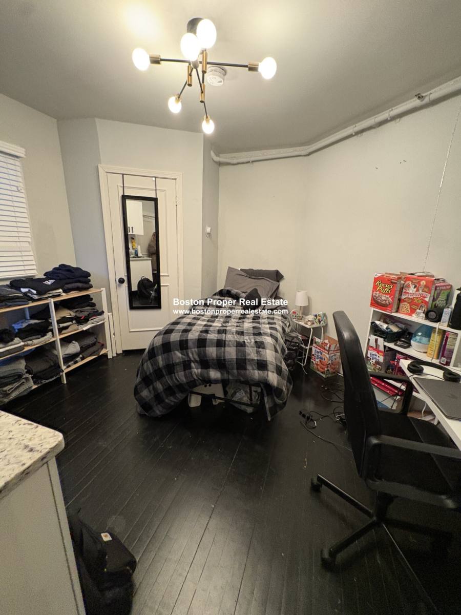 Apartment for rent at 16 Westland Ave #202, Boston, MA 02115