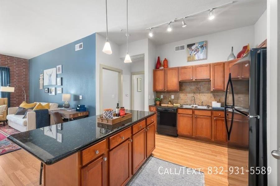 Apartment for rent at 5298 Hidalgo St #GPC, Houston, TX 77056