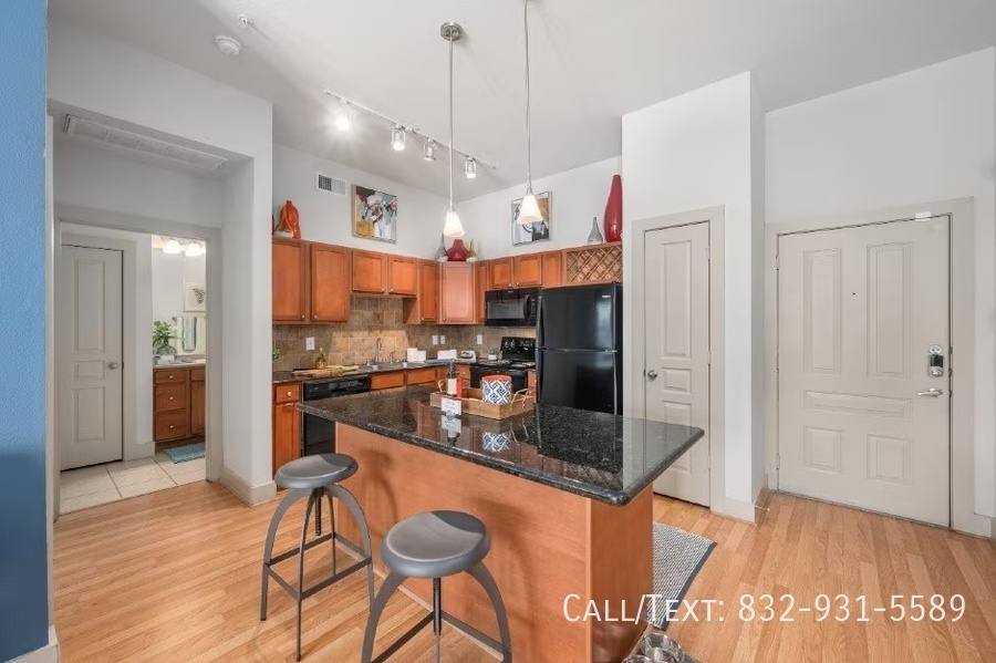 Apartment for rent at 5298 Hidalgo St #GPC, Houston, TX 77056
