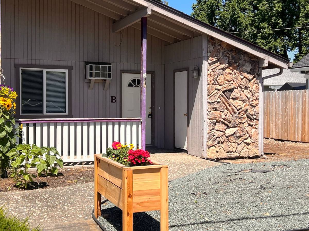Apartment for rent at 302 Boardman St, Medford, OR 97501