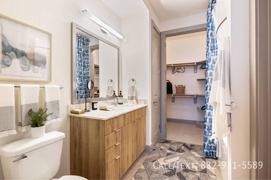 Apartment for rent at 5201 San Felipe St #RARH3, Houston, TX 77056