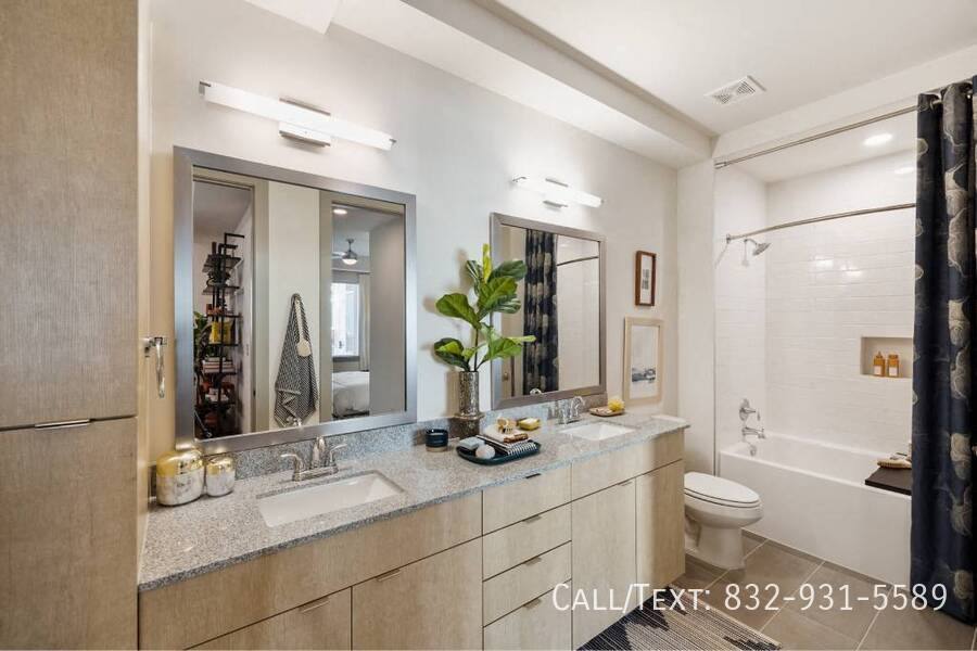 Apartment for rent at 5201 San Felipe St #RARH3, Houston, TX 77056