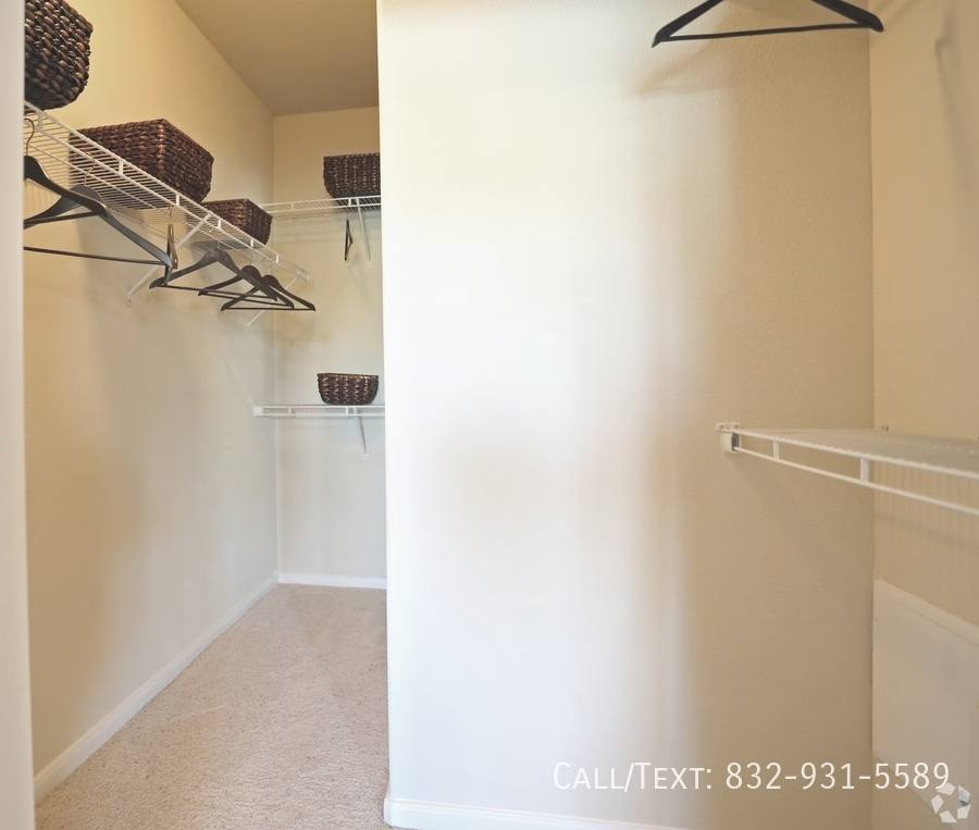 Apartment for rent at 12917 Schroeder Rd #LAC, Houston, TX 77070