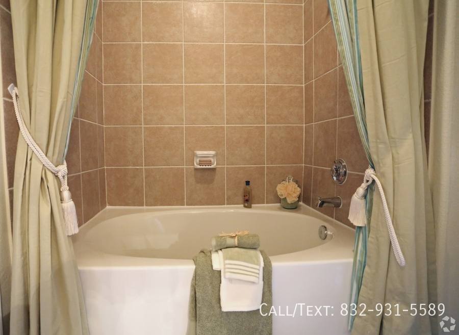 Apartment for rent at 12917 Schroeder Rd #LAC, Houston, TX 77070