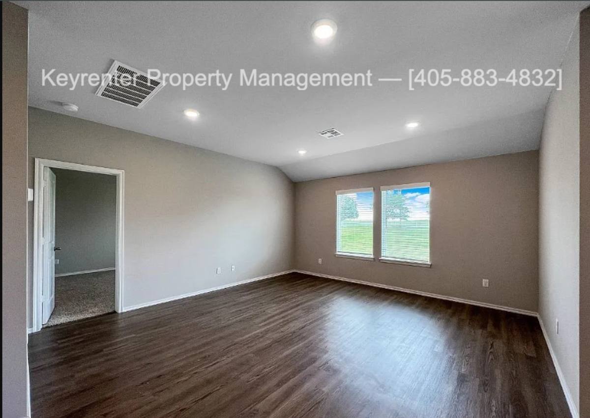 House for rent at 1308 Sunstone St, Claremore, OK 74017