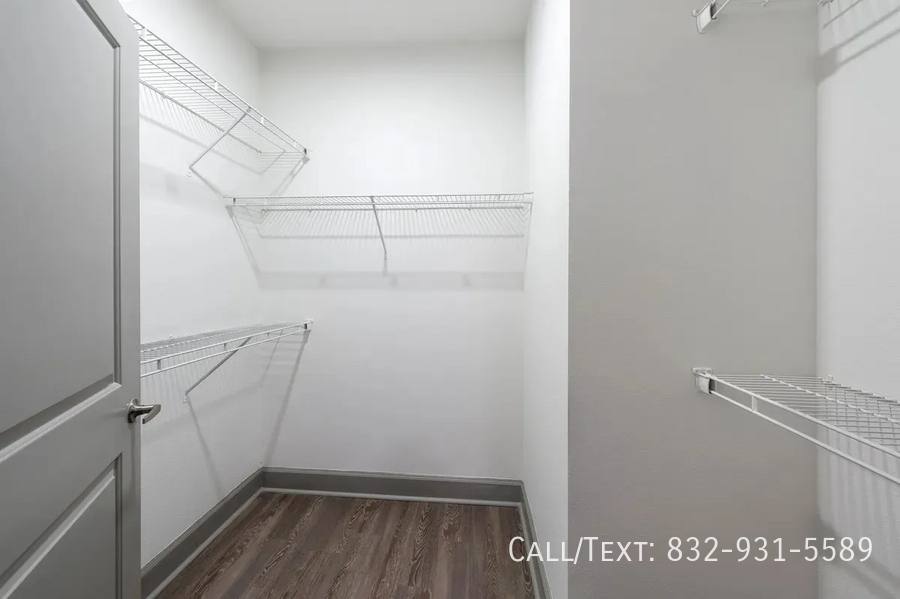 Apartment for rent at 4858 Westpark Dr #33TT, Houston, TX 77027