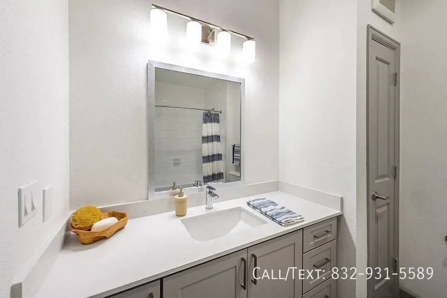 Apartment for rent at 4858 Westpark Dr #33TT, Houston, TX 77027