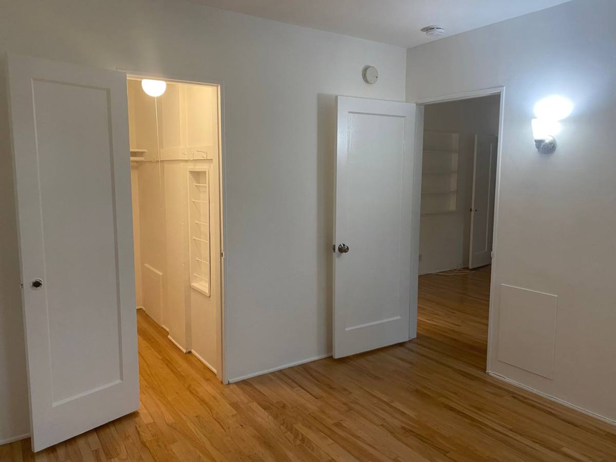 Apartment for rent at 701 S Louise St, Glendale, CA 91205