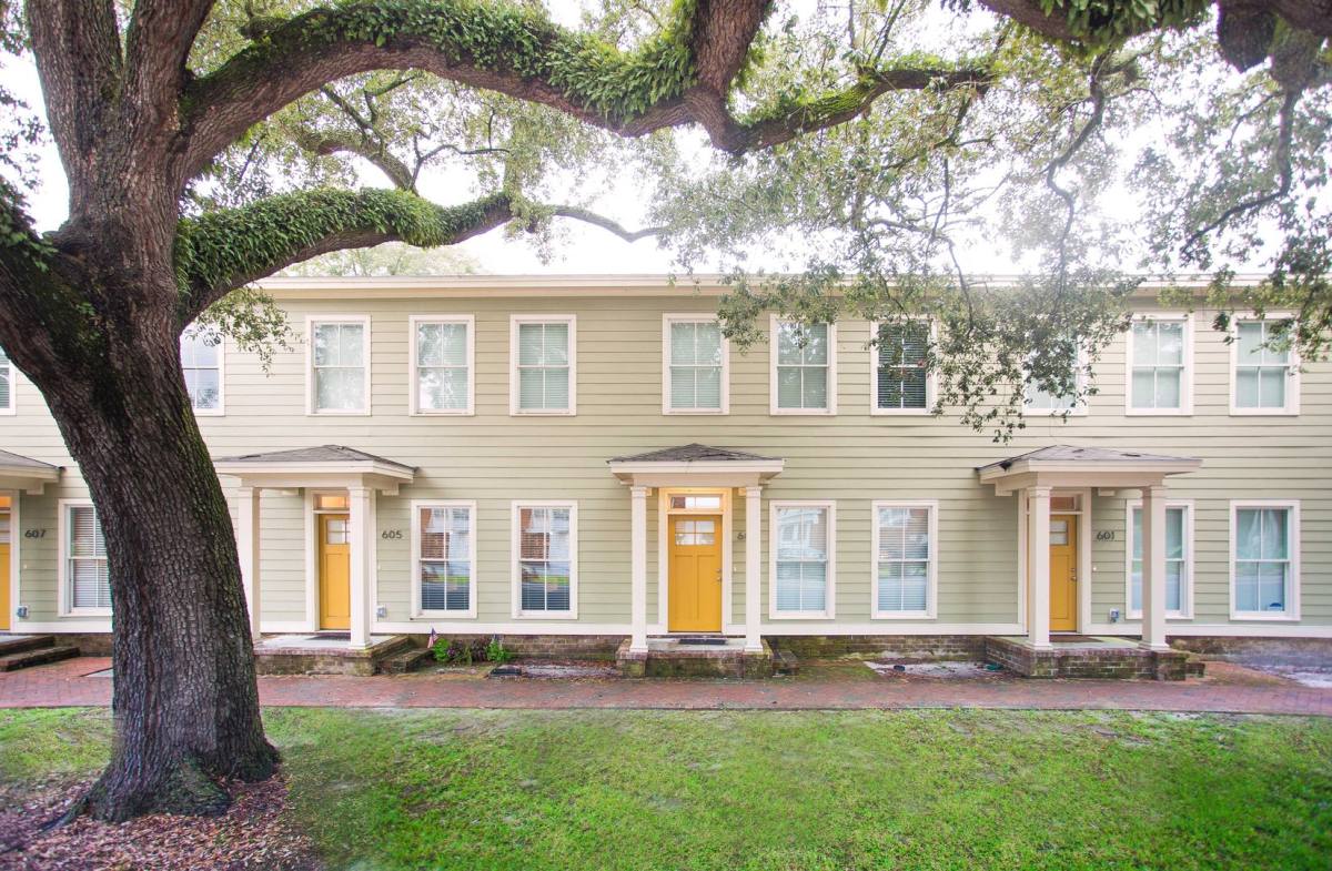 Apartment for rent at 554 Nicoll St, Savannah, GA 31401