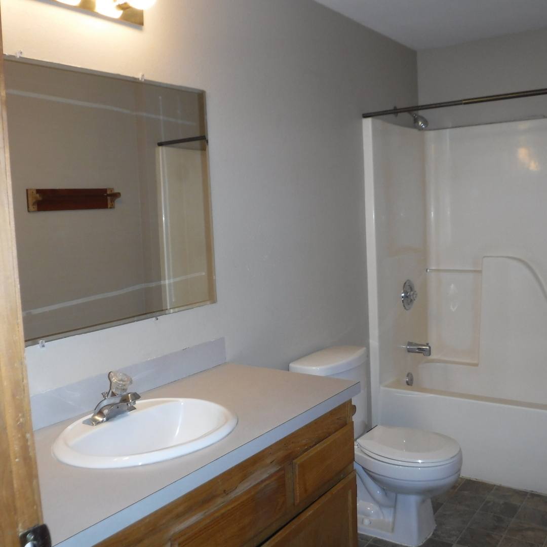 Apartment for rent at 457 NW 17th St, Redmond, OR 97756