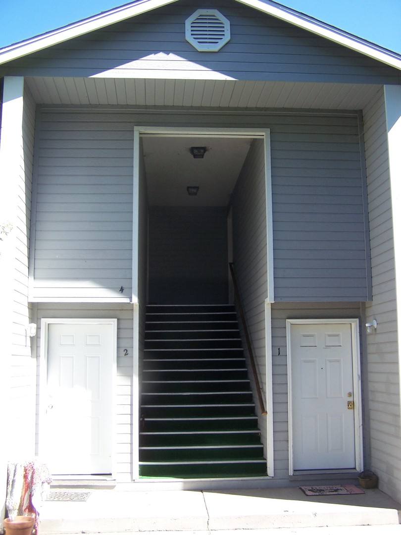Apartment for rent at 457 NW 17th St, Redmond, OR 97756