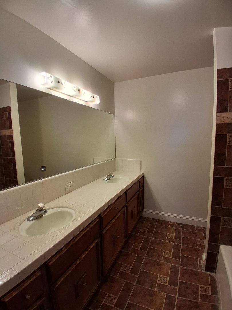 Apartment for rent at 1493 W Fairmont Ave, Fresno, CA 93705