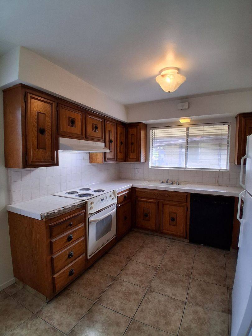 Apartment for rent at 1493 W Fairmont Ave, Fresno, CA 93705