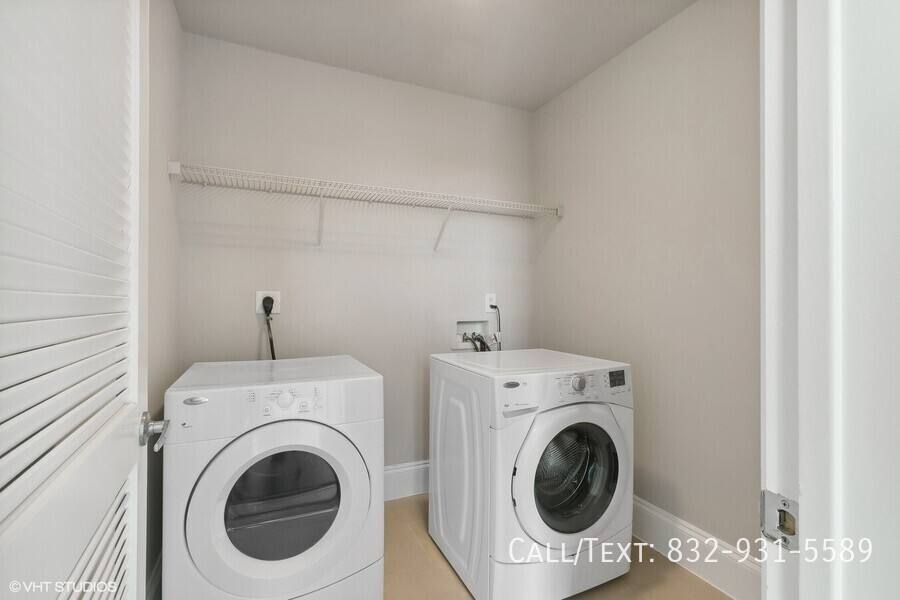 Apartment for rent at 2098 Smith St #MTR1, Houston, TX 77002