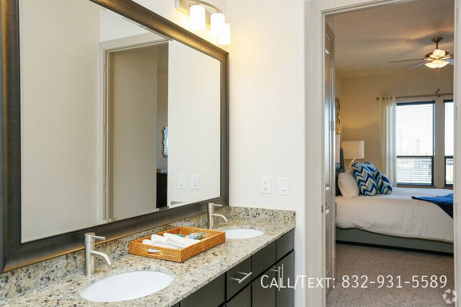 Apartment for rent at 2098 Smith St #MTR1, Houston, TX 77002