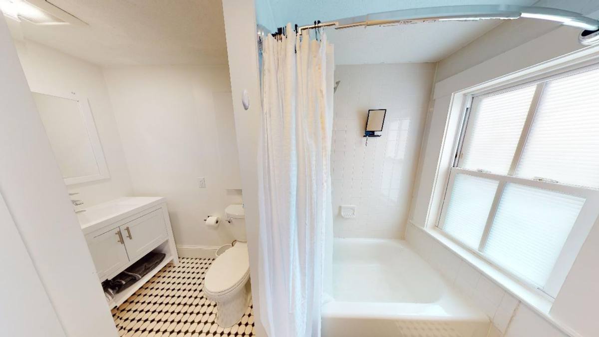 Apartment for rent at 154 Granite St, Quincy, MA 02169