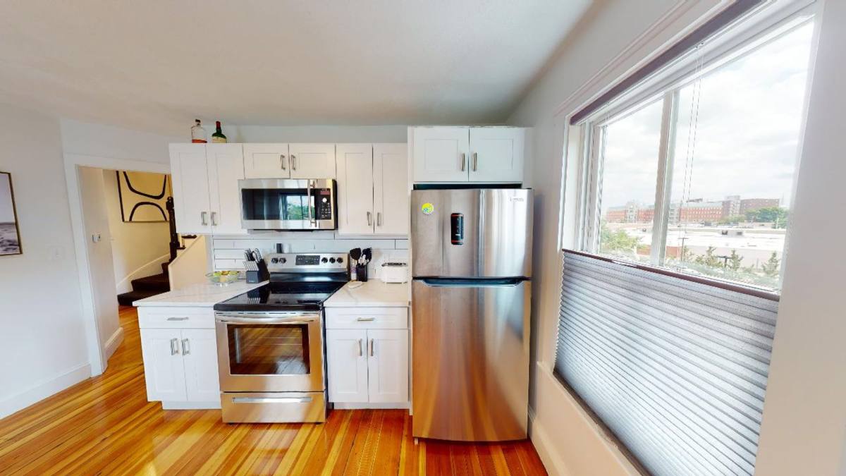 Apartment for rent at 154 Granite St, Quincy, MA 02169