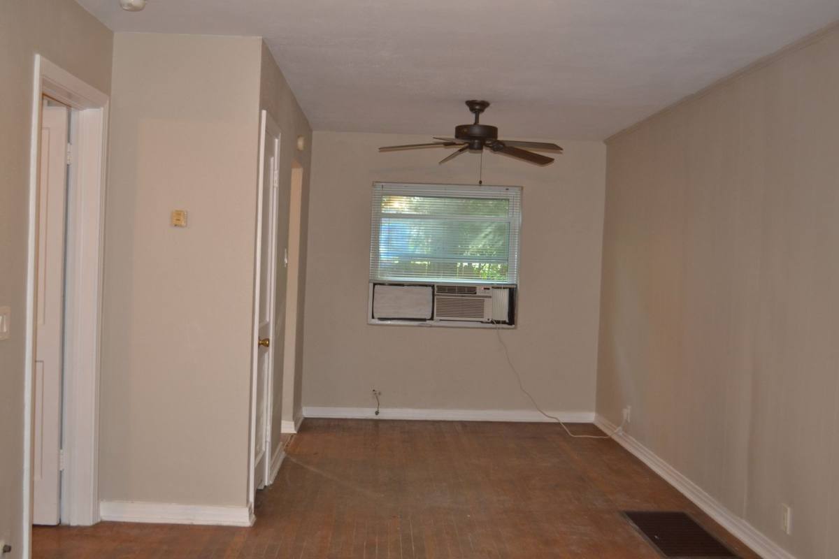 Apartment for rent at 904 Denton St, Denton, TX 76201