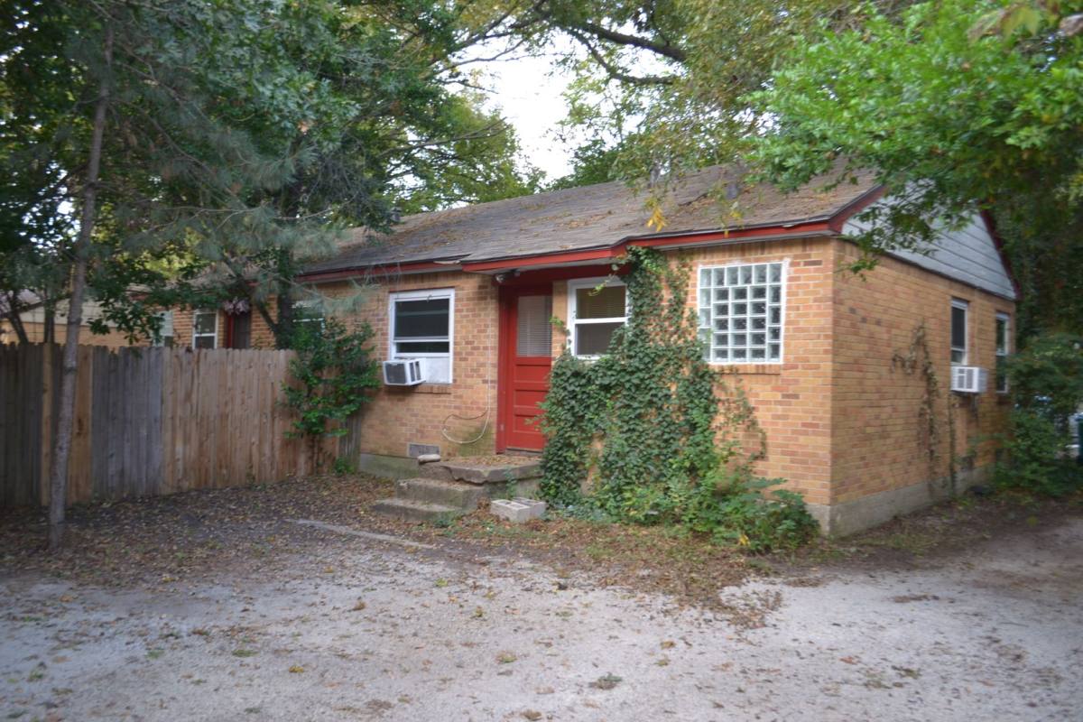 Apartment for rent at 904 Denton St, Denton, TX 76201