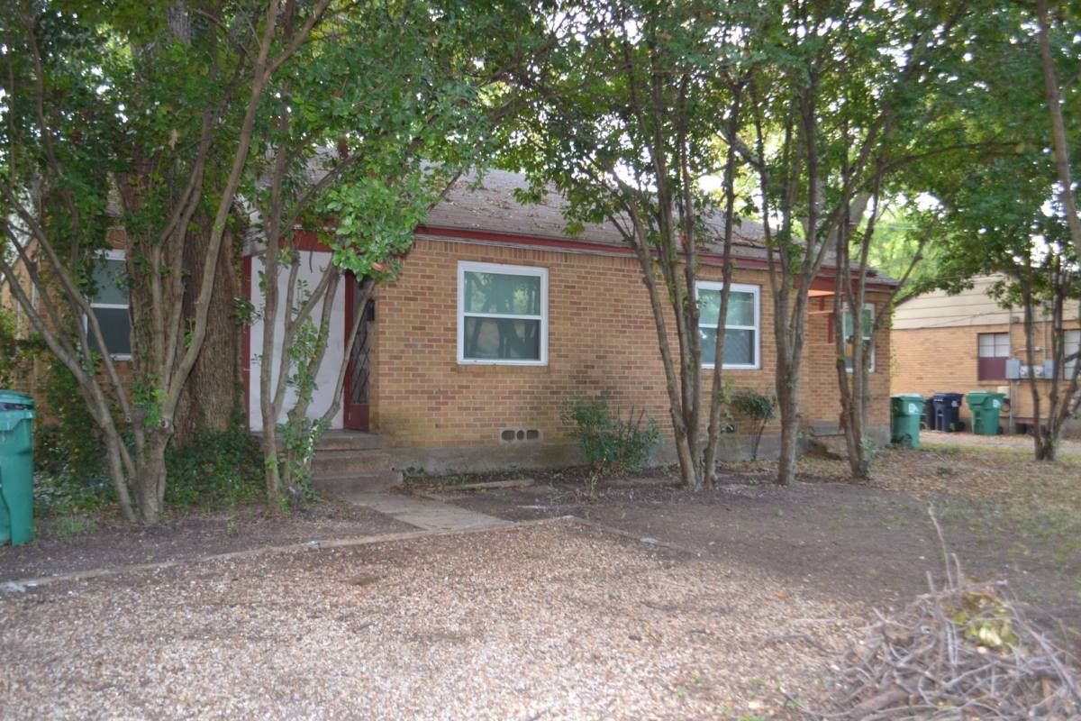 Apartment for rent at 904 Denton St, Denton, TX 76201
