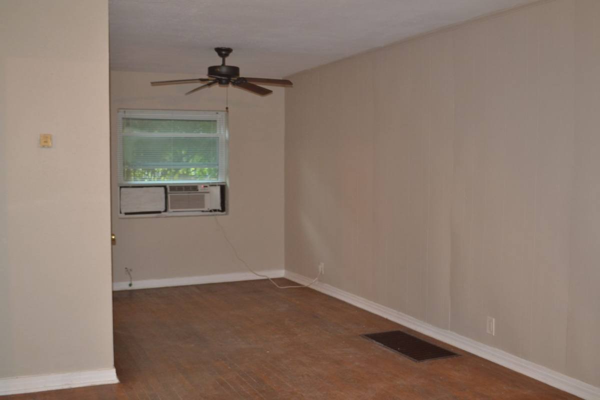 Apartment for rent at 904 Denton St, Denton, TX 76201