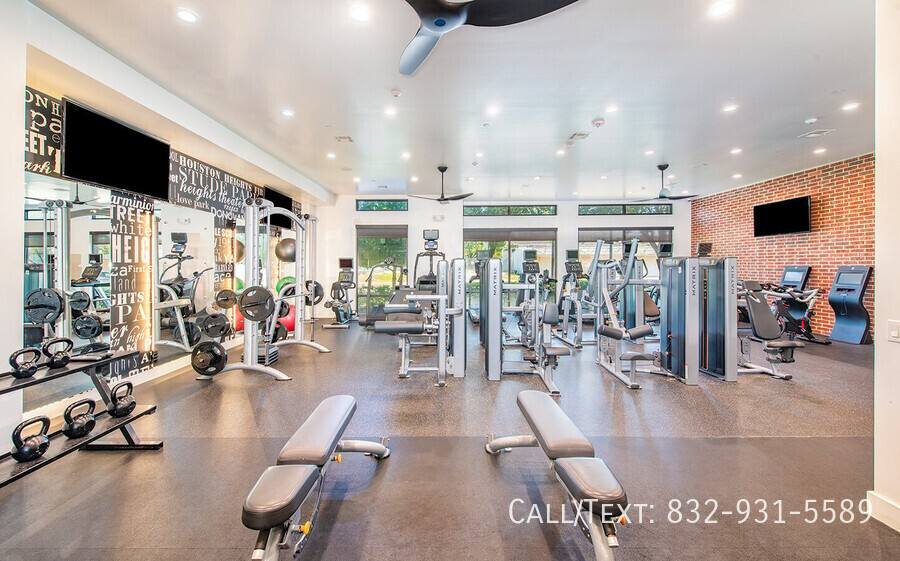 Apartment for rent at 1399 W Cavalcade St #MGH1, Houston, TX 77009