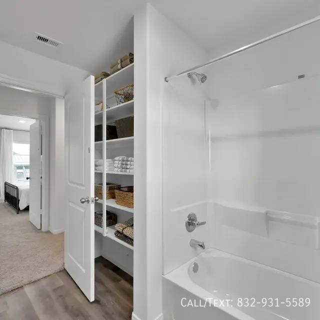 Apartment for rent at 19087 Windy Stone Dr #EKH2, Katy, TX 77449