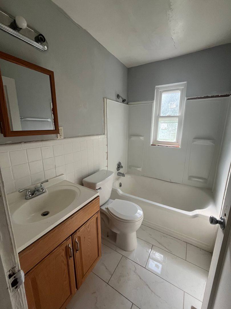 Apartment for rent at 3065 Bracken Woods Lane, Cincinnati, OH 45211