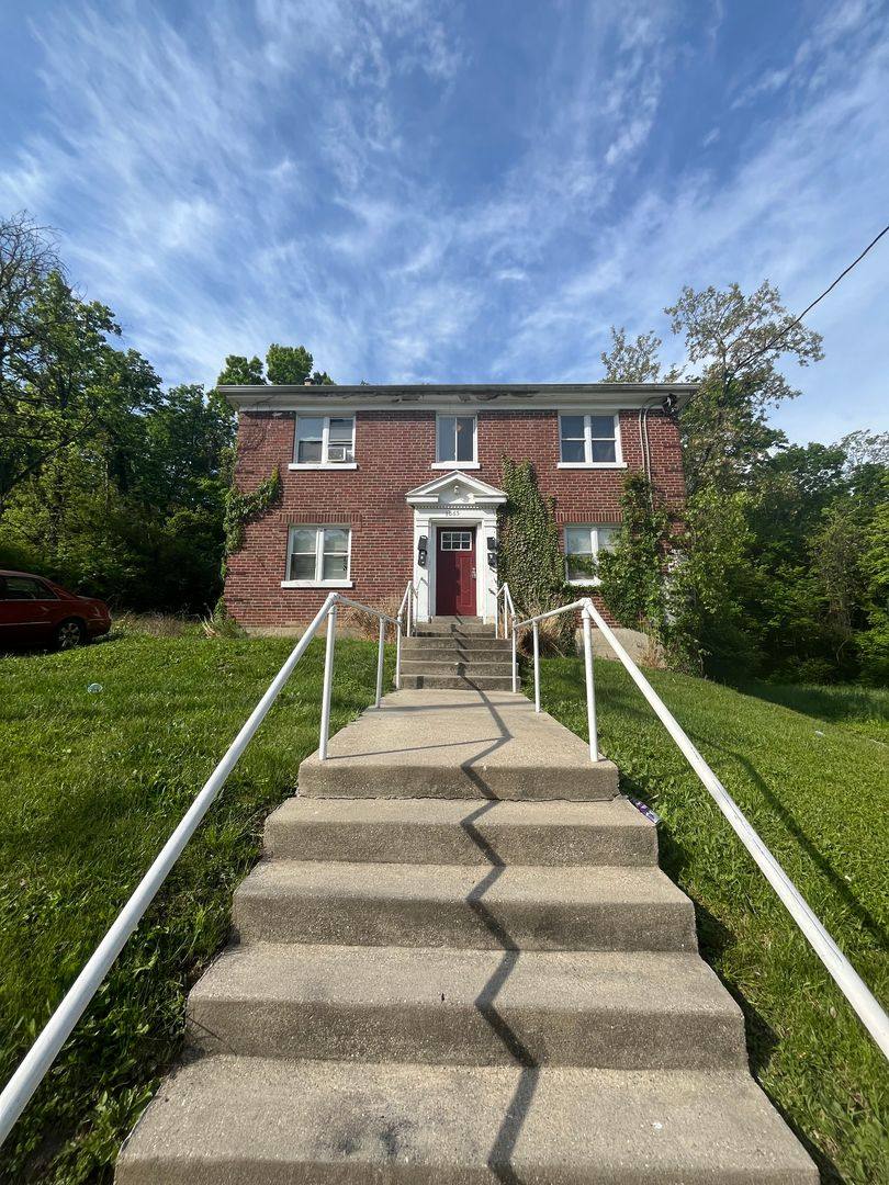 Apartment for rent at 3065 Bracken Woods Lane, Cincinnati, OH 45211