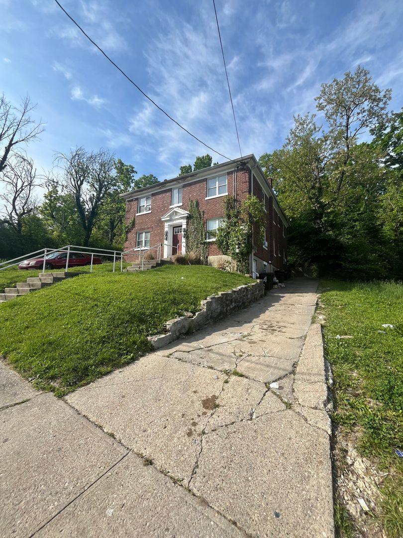 Apartment for rent at 3065 Bracken Woods Lane, Cincinnati, OH 45211