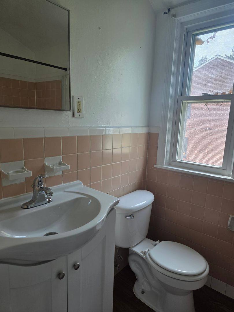Apartment for rent at 403 Greenhill Ave, Wilmington, DE 19805