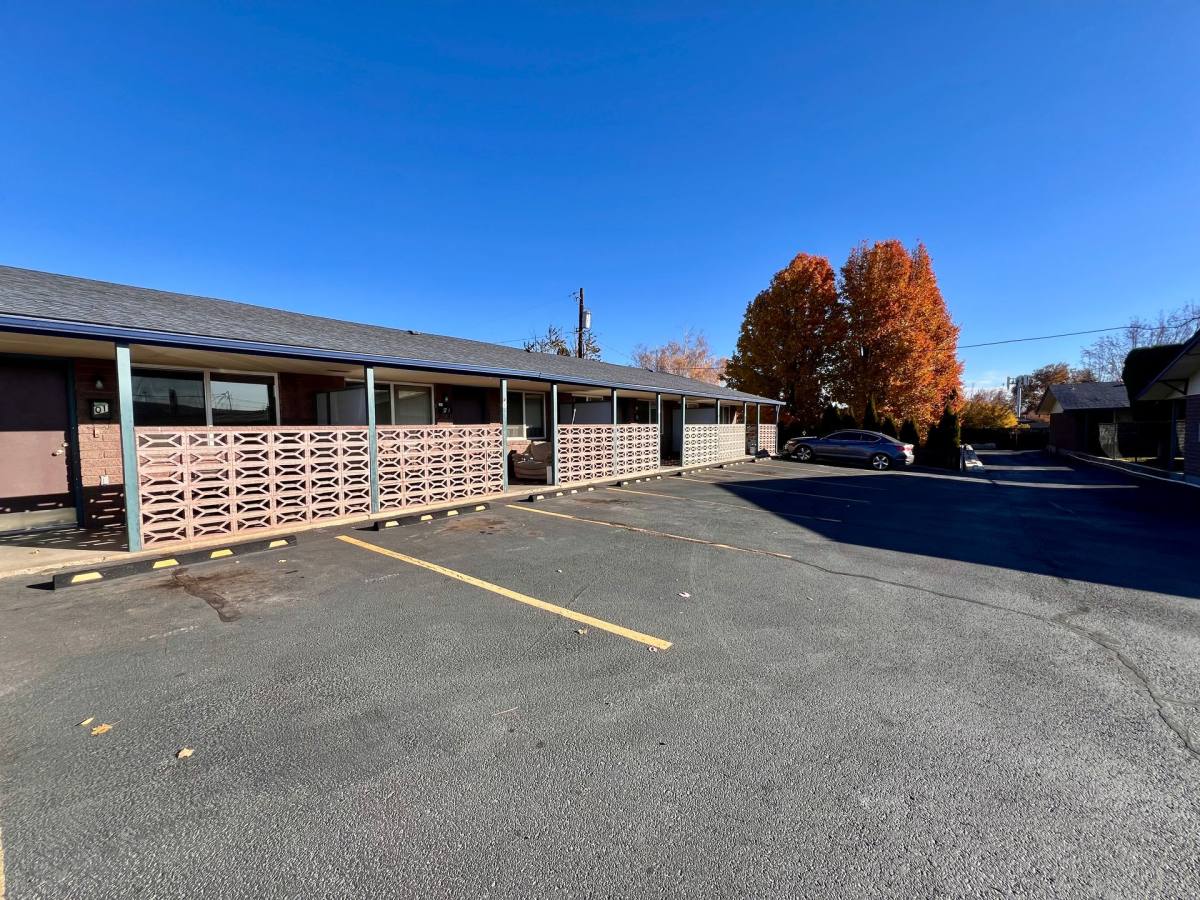 Apartment for rent at 2705 W Nob Hill Blvd, Yakima, WA 98902