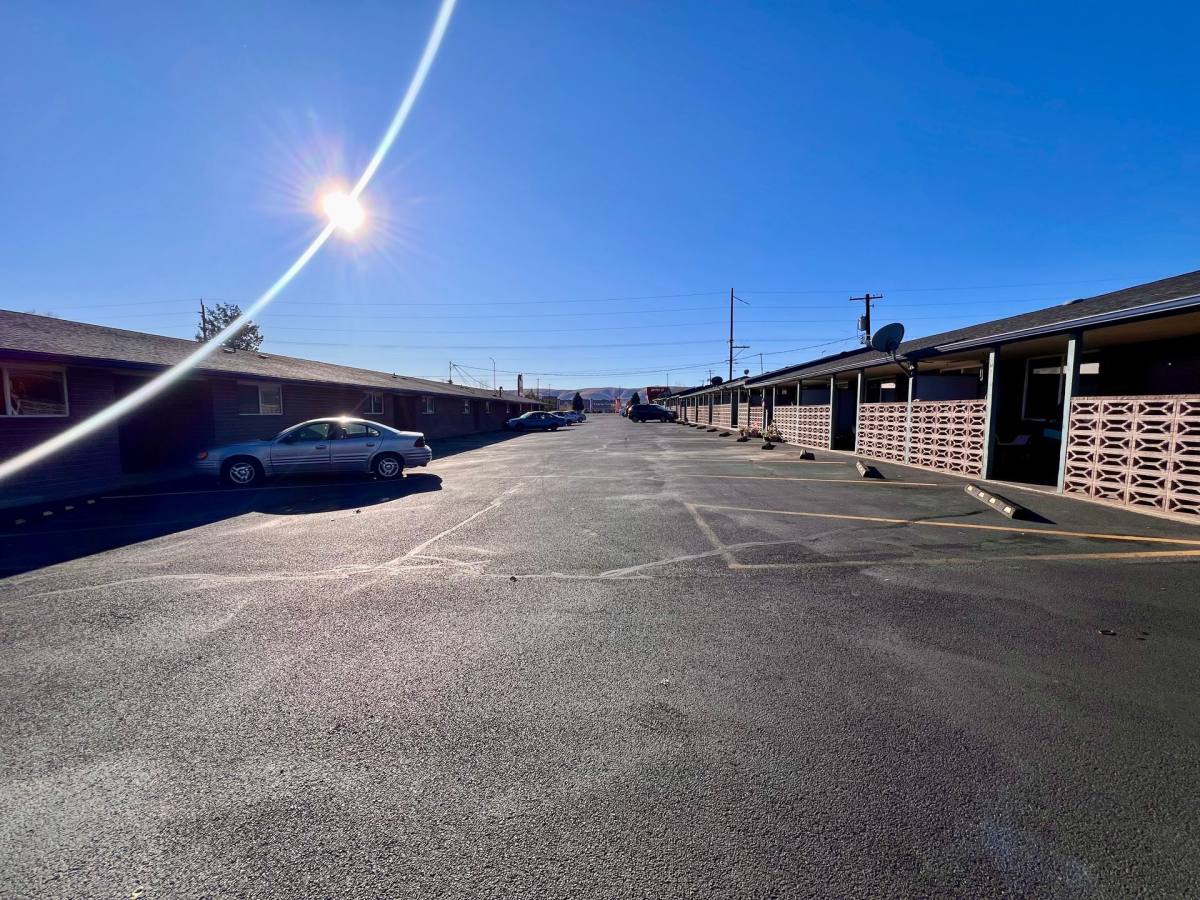 Apartment for rent at 2705 W Nob Hill Blvd, Yakima, WA 98902
