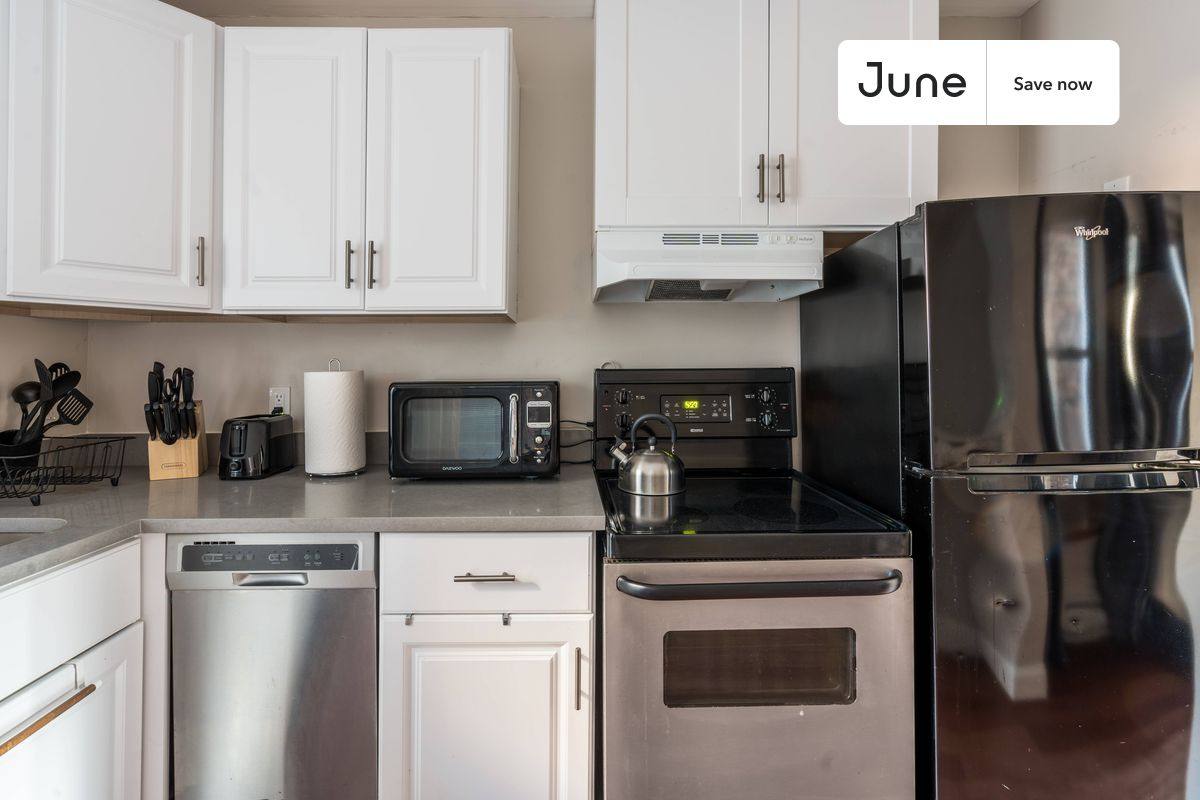 Apartment for rent at 121 Salem St #2D, Boston, MA 02113