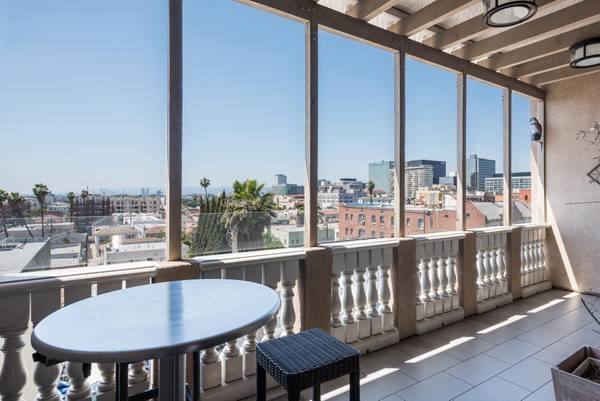 Apartment for rent at 844 Fedora St, Los Angeles, CA 90005