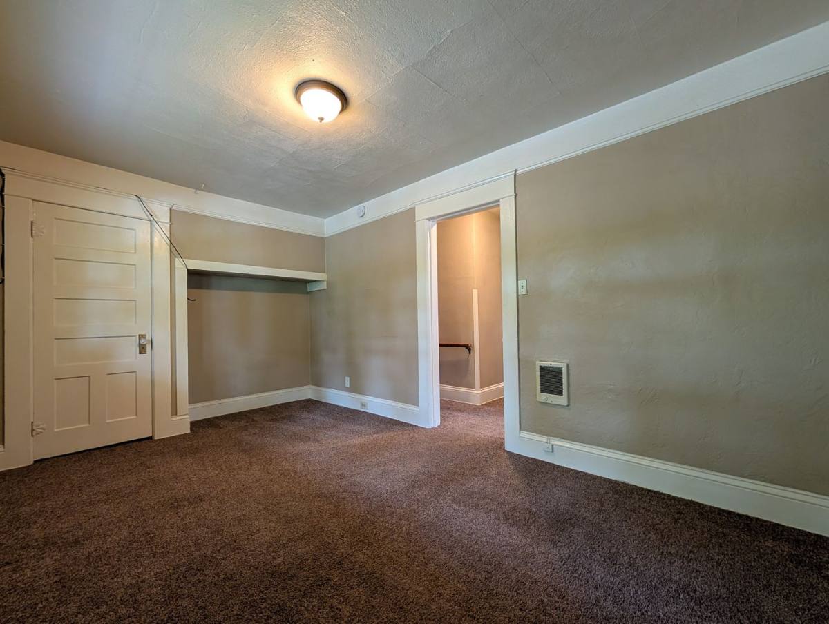 Apartment for rent at 949 W 5th, Eugene, OR 97401