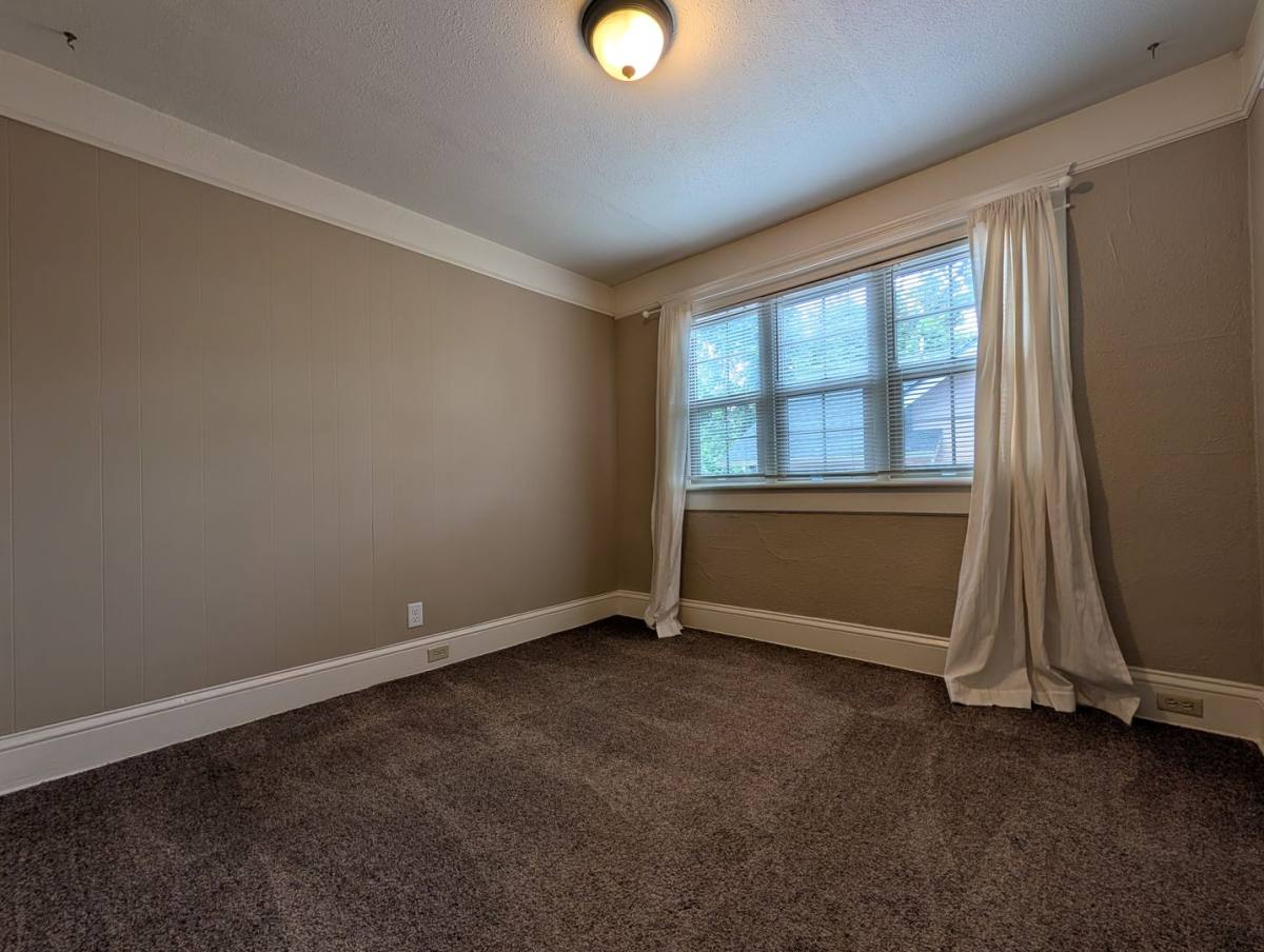 Apartment for rent at 949 W 5th, Eugene, OR 97401