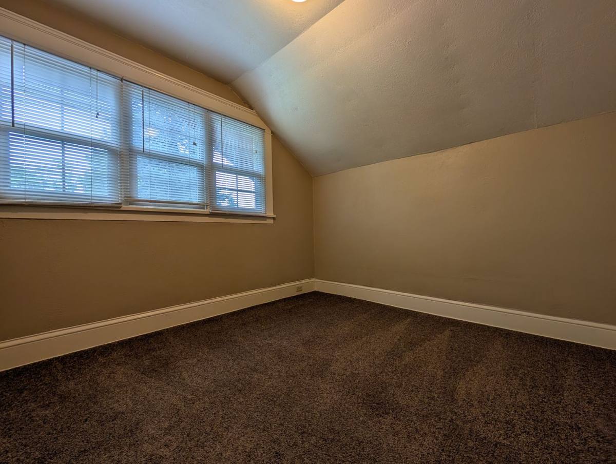 Apartment for rent at 949 W 5th, Eugene, OR 97401