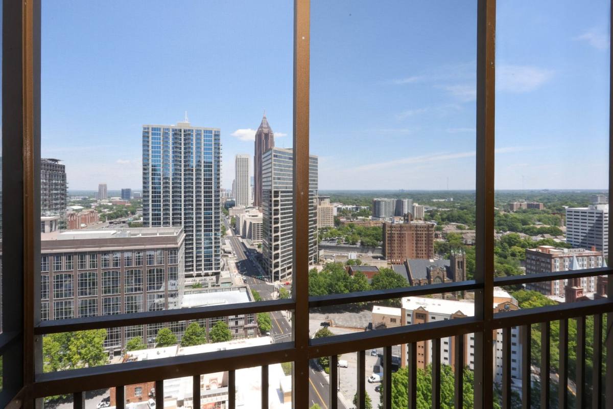 Condo for rent at 300 Peachtree St NE, Atlanta, GA 30308