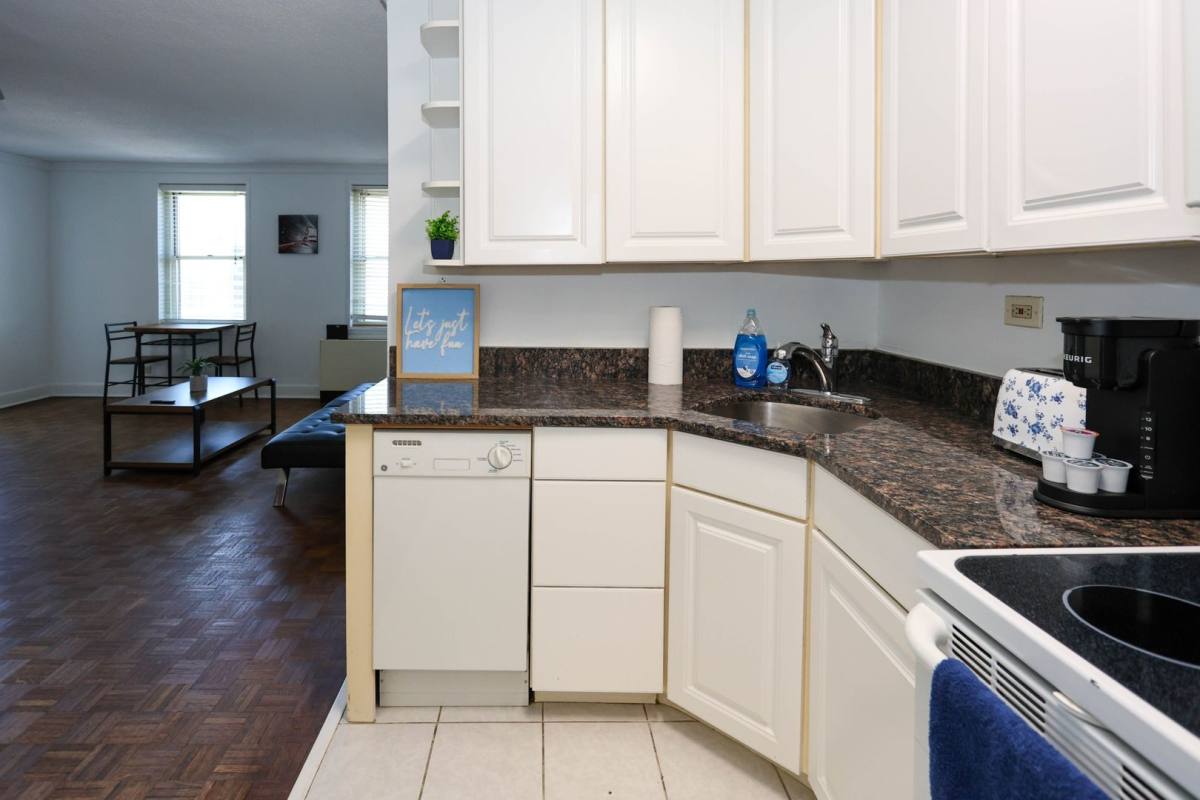 Condo for rent at 300 Peachtree St NE, Atlanta, GA 30308