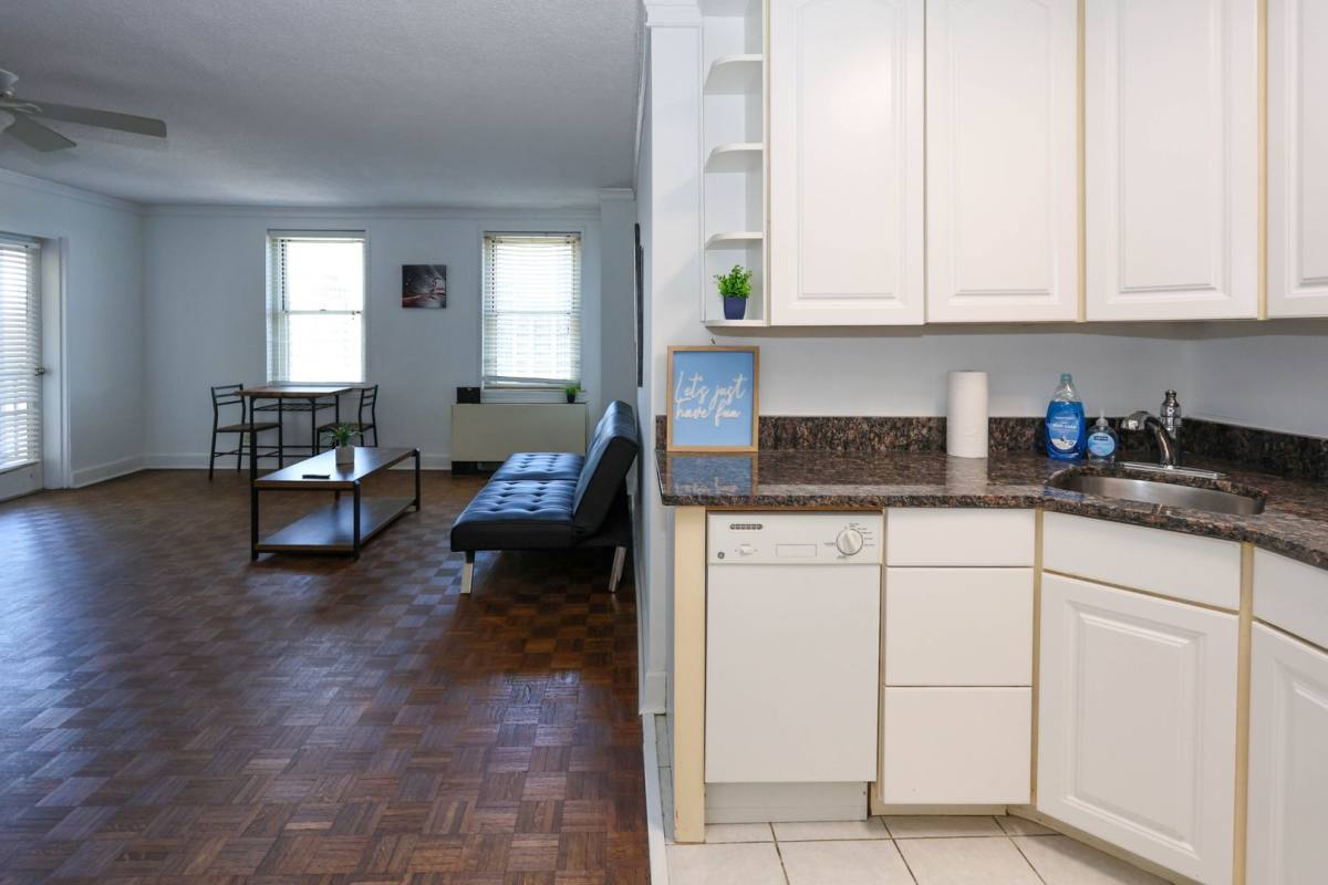 Condo for rent at 300 Peachtree St NE, Atlanta, GA 30308