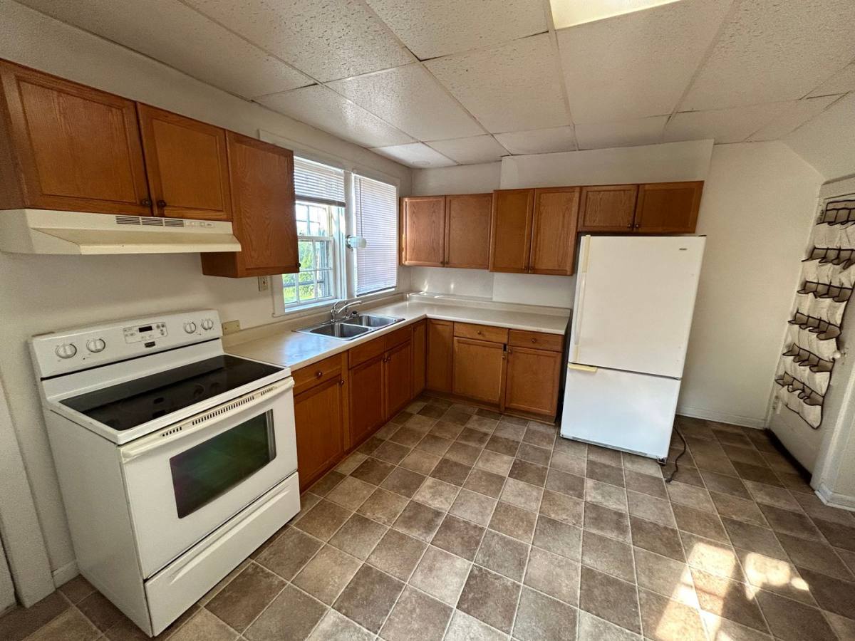 House for rent at 1682 W 14th St, Erie, PA 16505